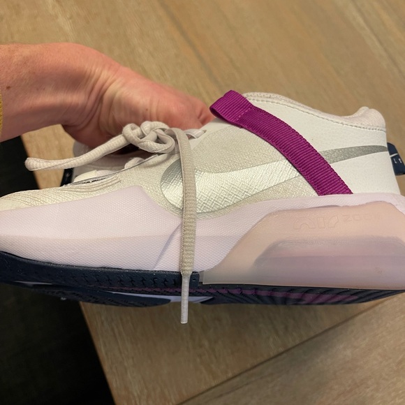 Girls Nike shoes size 4.5. Worn inside only. - Picture 5 of 5